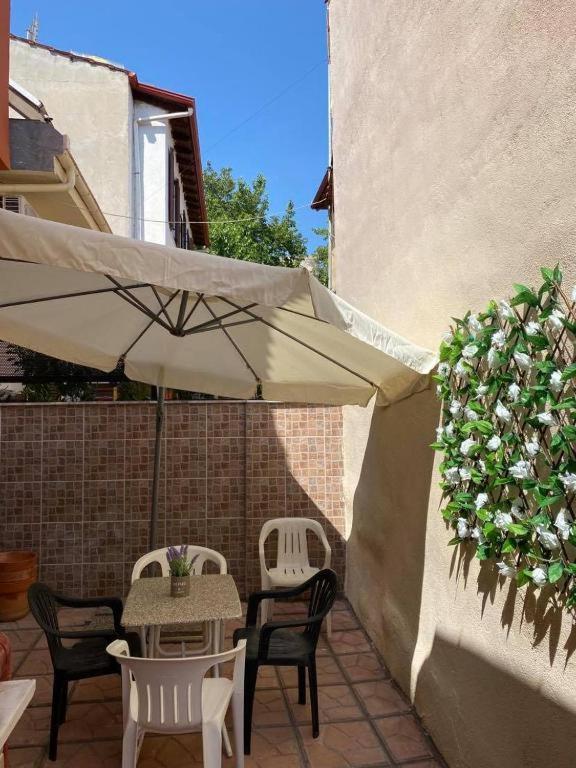 Appartement Ano Poli 4 *